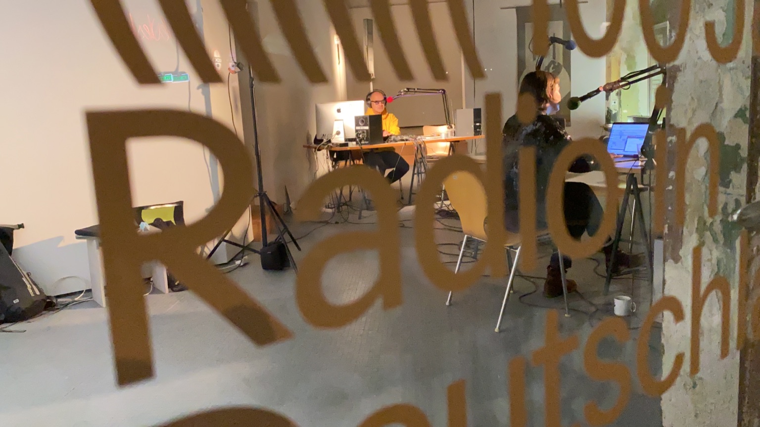 Audio soundwalk on water